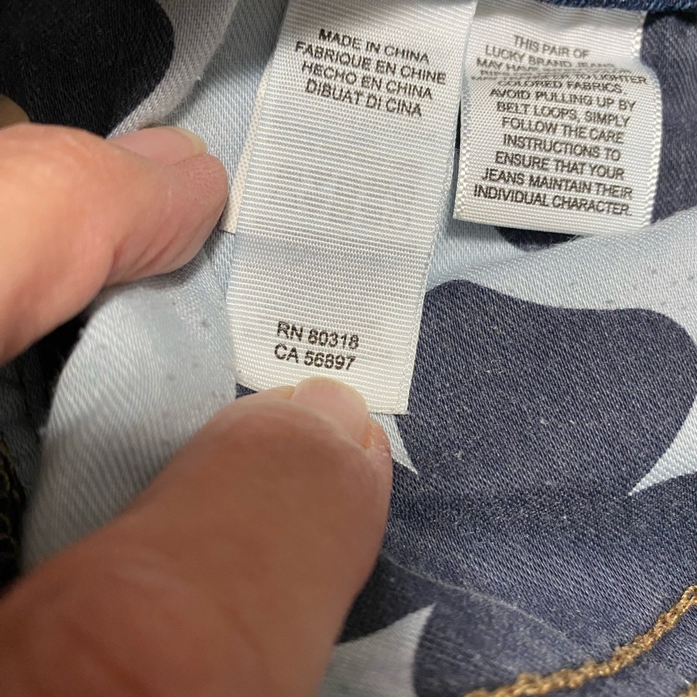 Lucky Brand Charlie Skinny Blue Jeans in Size 2/26.  Medium Wash. - Picture 8 of 13